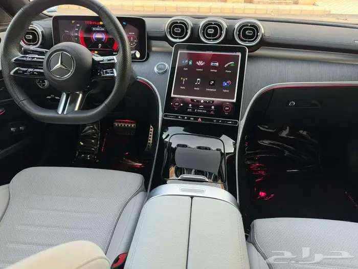 مرسيدس C300e 2023 شبه جديد 18