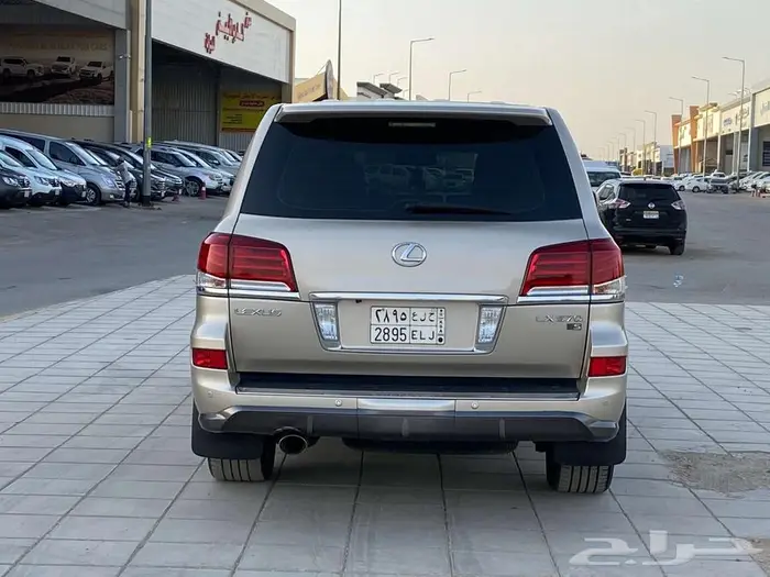 لكزس LX570 فل كامل 2015 4