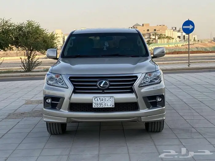 لكزس LX570 فل كامل 2015 1
