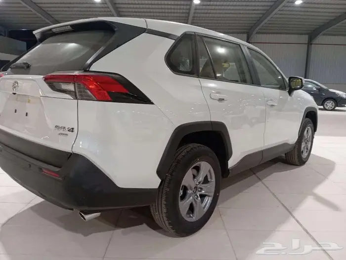 تويوتا راف فور ستاندر دبل وبدون دبل بنزين 2025 9