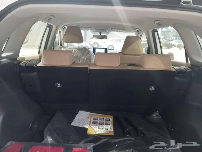 تويوتا راف فور ستاندر دبل وبدون دبل بنزين 2025 10