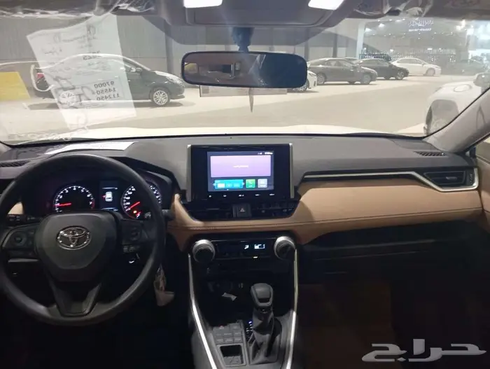 تويوتا راف فور ستاندر دبل وبدون دبل بنزين 2025 13