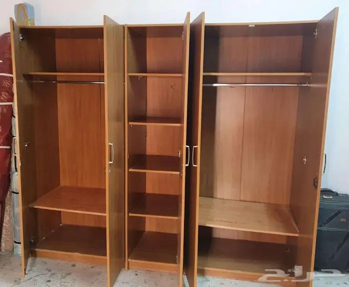 خزانة ملابس واسعة للبيع 1