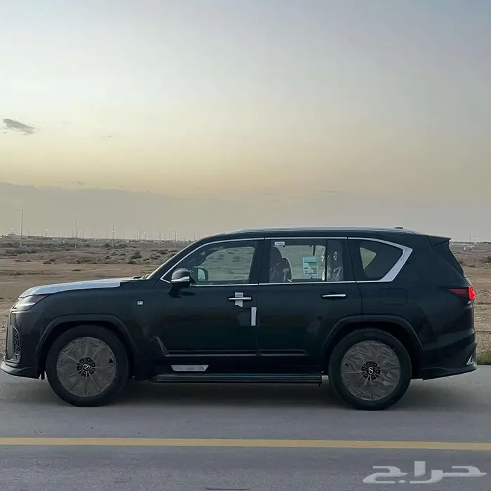 عرض خاص ليكزس LX 600 F SPORT 2025 10