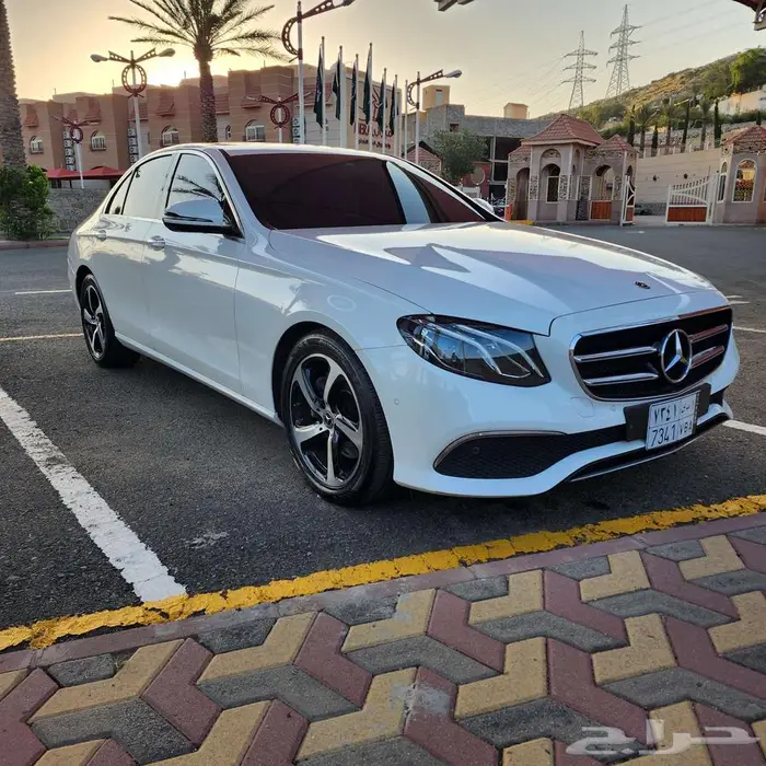 مرسدس بنز E300 نظيفه جدا 1