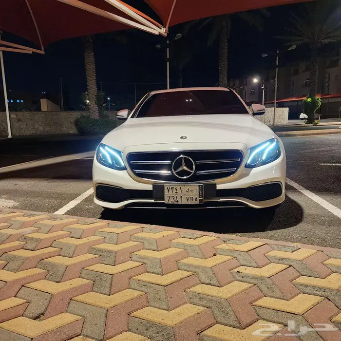 مرسدس بنز E300 نظيفه جدا 6