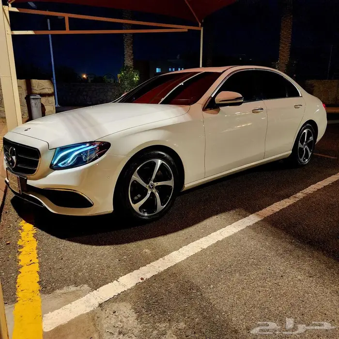 مرسدس بنز E300 نظيفه جدا 20