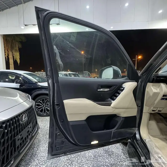 تويوتا لاندكروزر VXR ديزل 2023 10