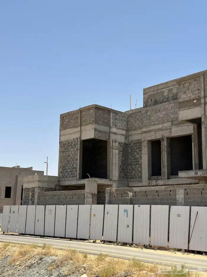 للبيع فيلا عظم حي الرمال 3