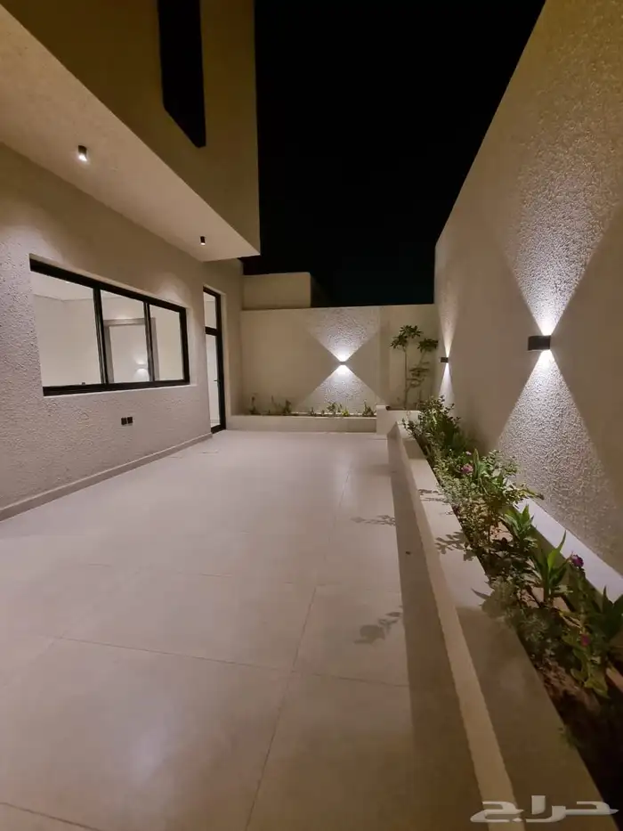 للبيع فيلا فاخره مودرن بحي الرفيعه 22