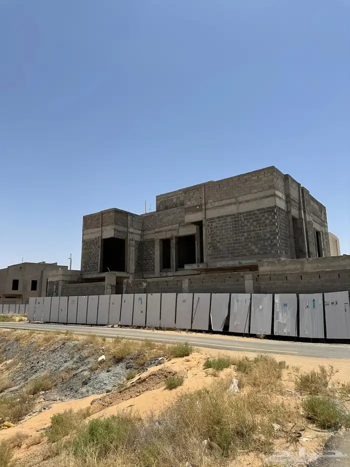 للبيع فيلا عظم حي الرمال 7