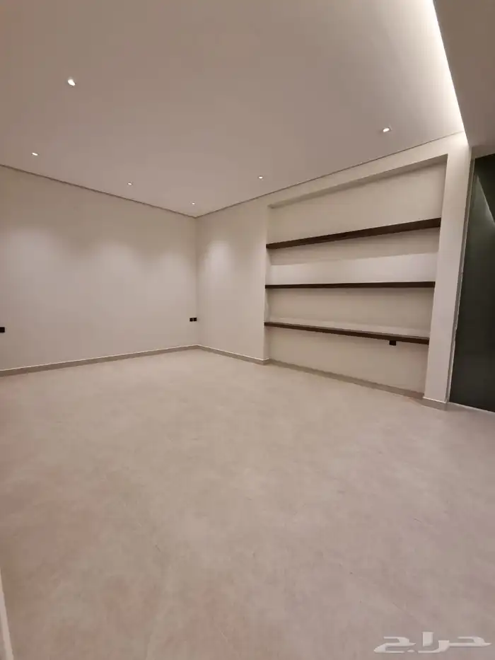 للبيع فيلا فاخره مودرن بحي الرفيعه 24