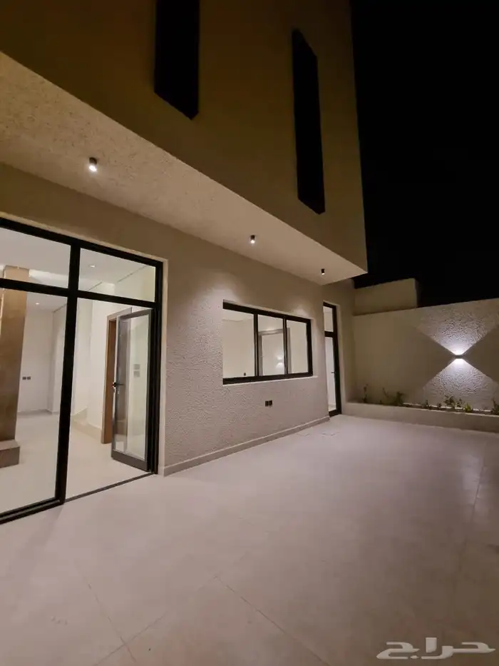 للبيع فيلا فاخره مودرن بحي الرفيعه 7