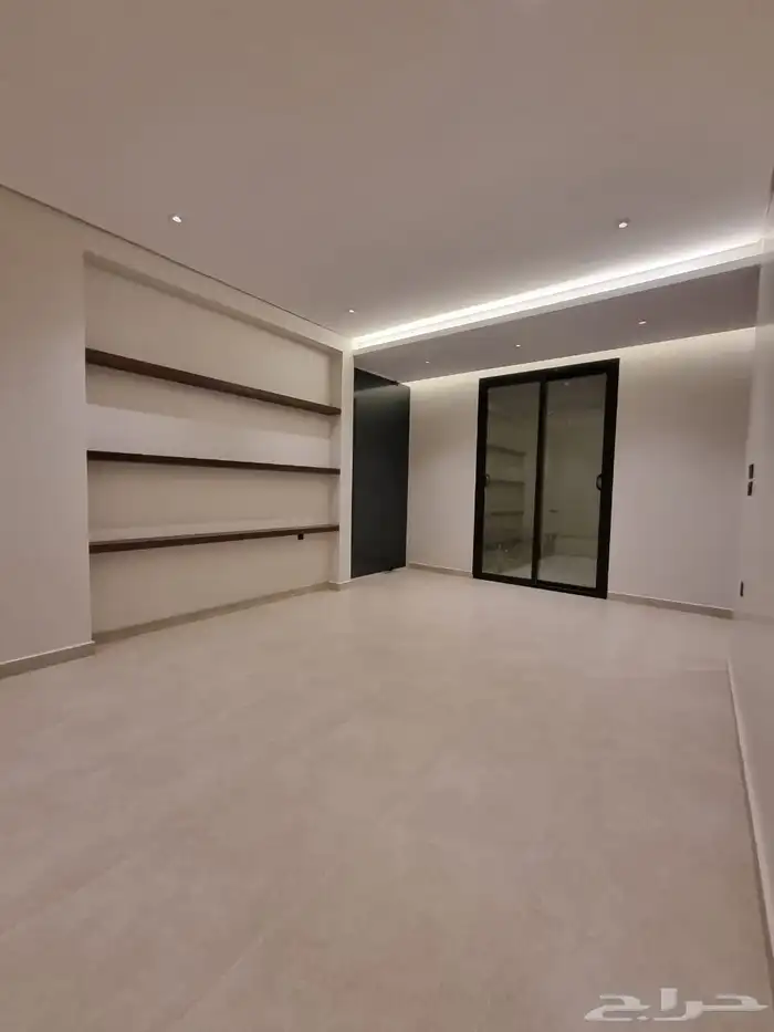 للبيع فيلا فاخره مودرن بحي الرفيعه 11