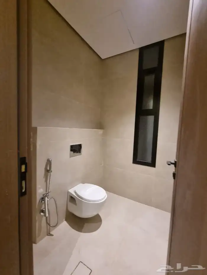 للبيع فيلا فاخره مودرن بحي الرفيعه 10