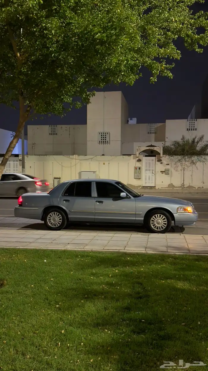 فورد جراند ماركيز 10