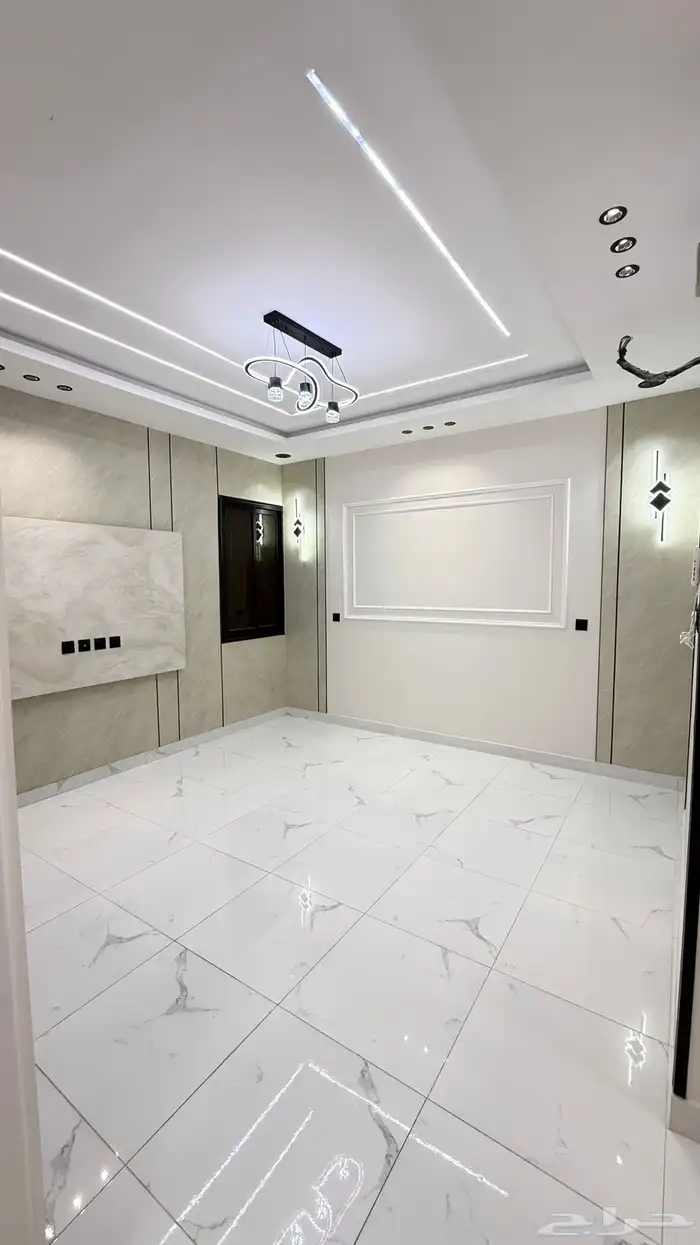 للبيع شقق سكنية فاخرة بالقرب من حى الضيافه والإسكان بالخميس 11