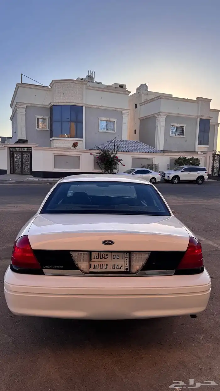 للبيع فورد فكتوريا 2003 5
