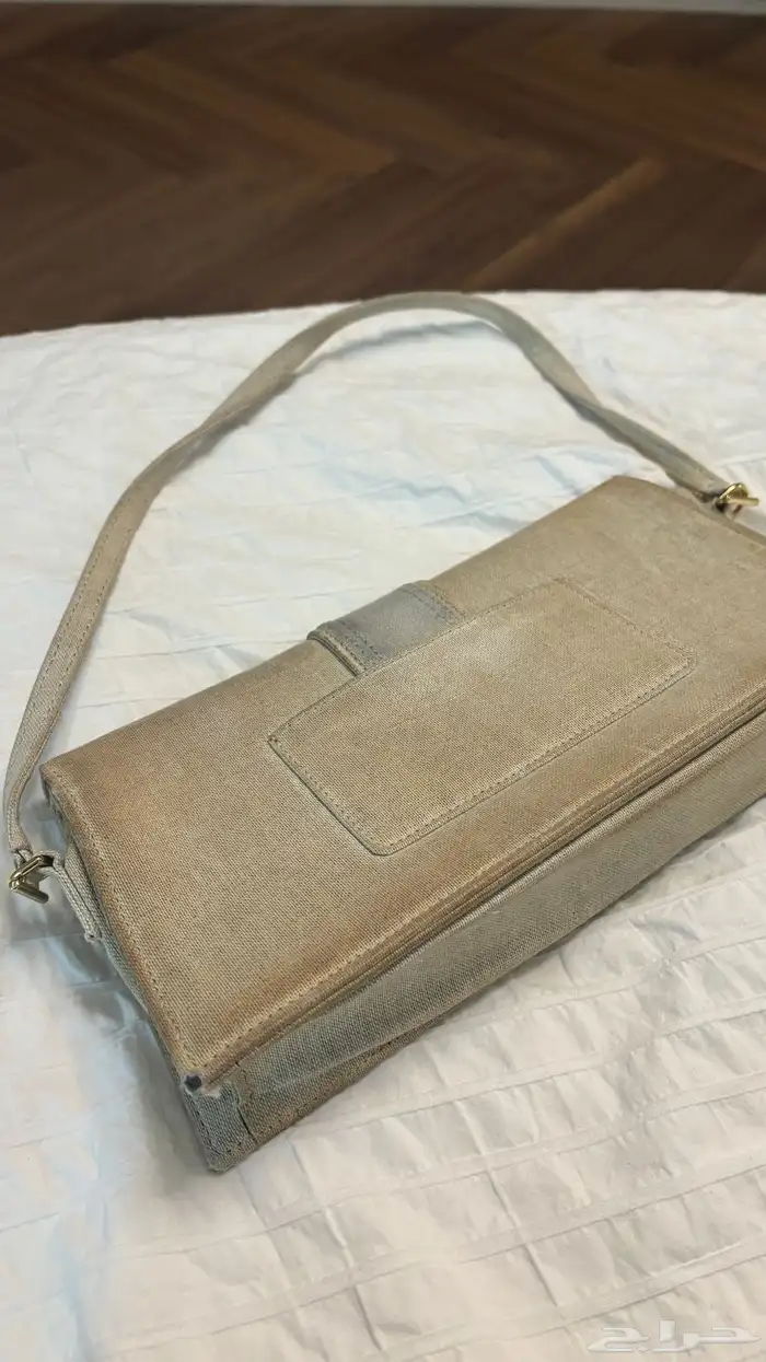 شنطه جاكموس اصليه شريتها ب 2700 ببيعها ع حسب السوم 3