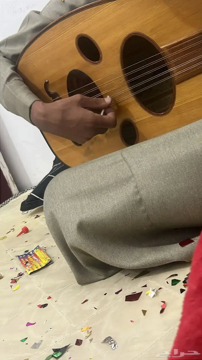عازف عود متمرس للي يبغى يتعلم او احضر حفلات واعزف 0