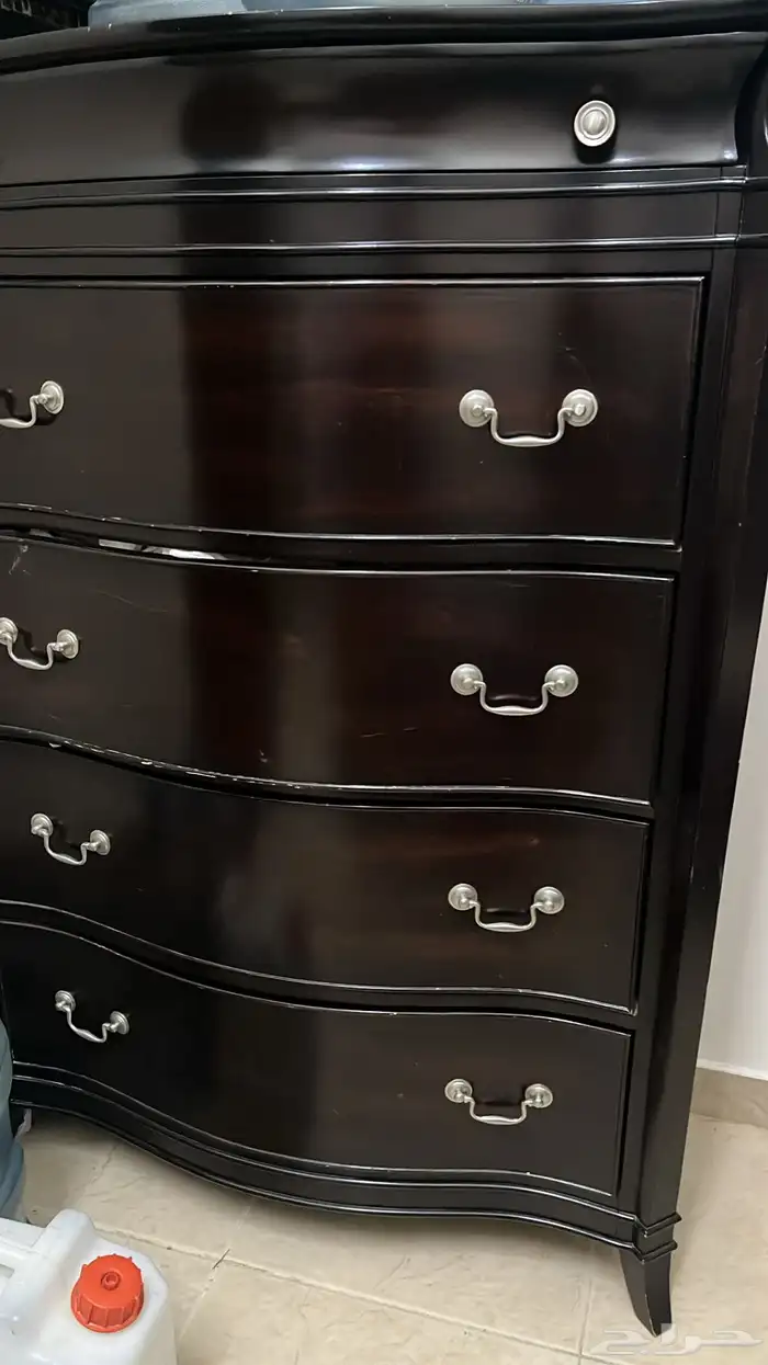 غرفة نوم كلاسيك بني محروق مع السرير 0