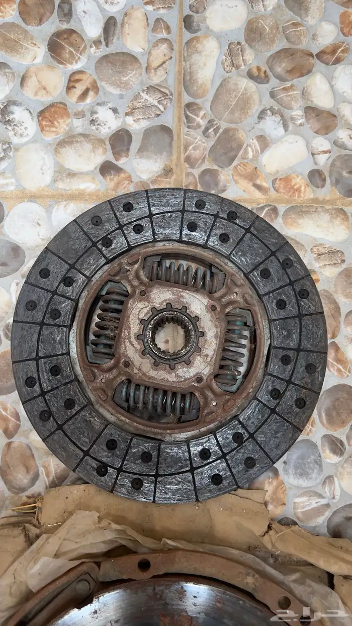 صحن كلتش مع الدزق هايلكس 2013 وكالة 2