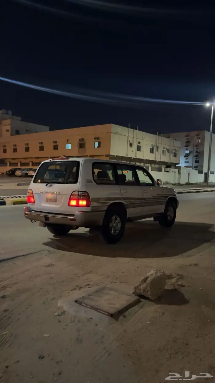 لاند كلوزر موديل 2000 1