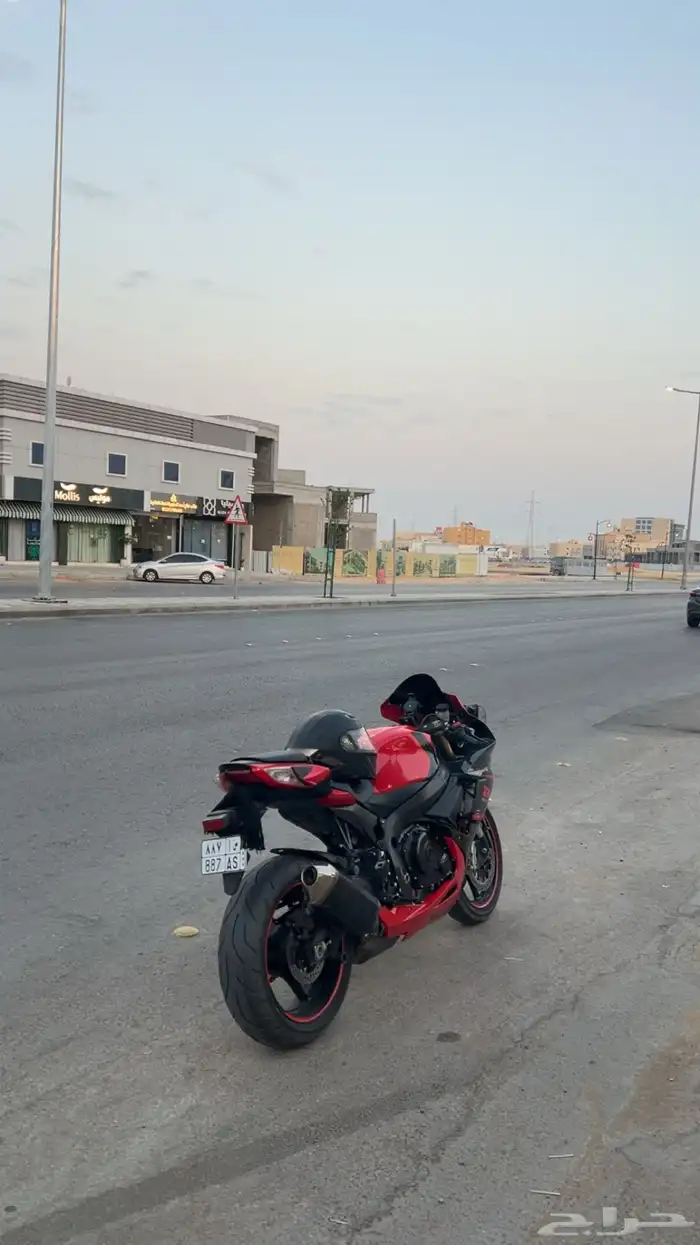ريس سزوكي750 0