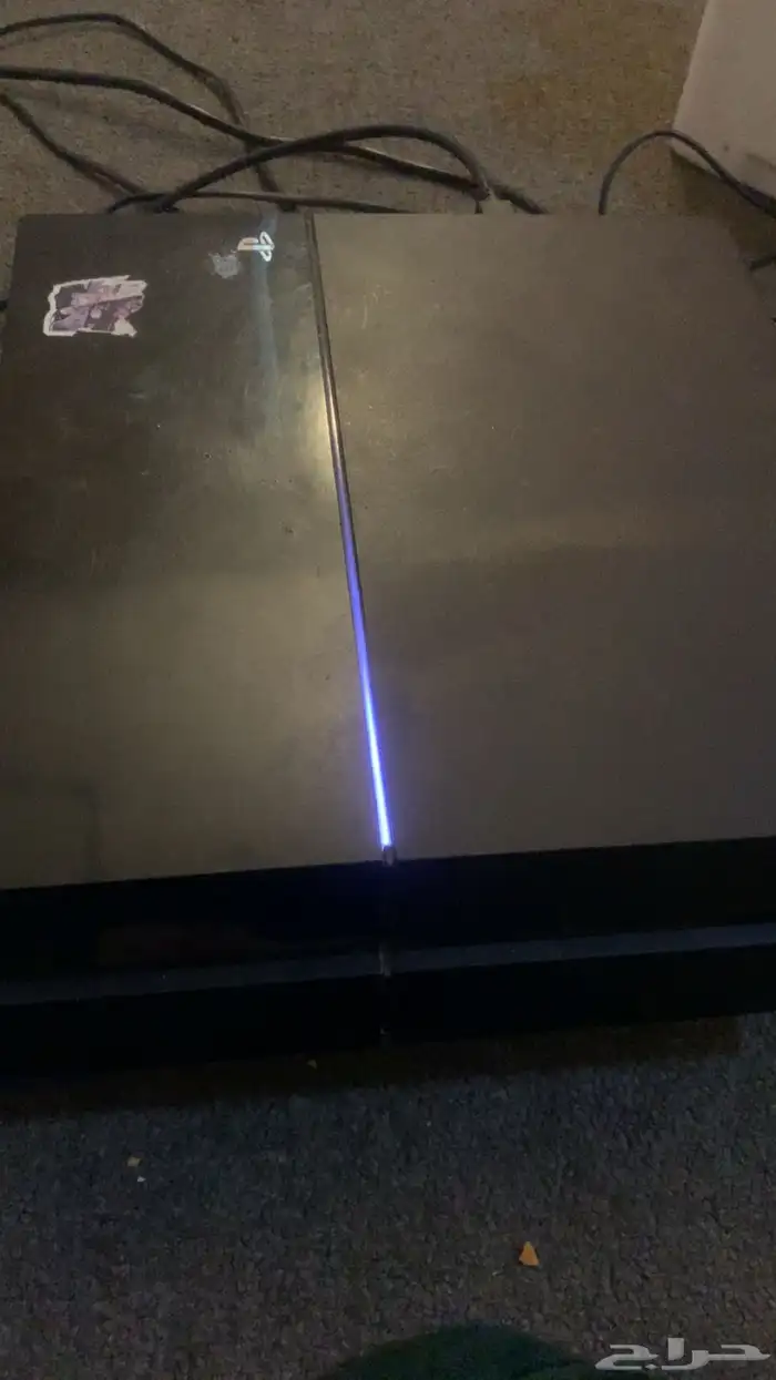 PS4 للبيع مهب جديد بس استعمال نضيف اصدز فا ارجو عدم البخس 2