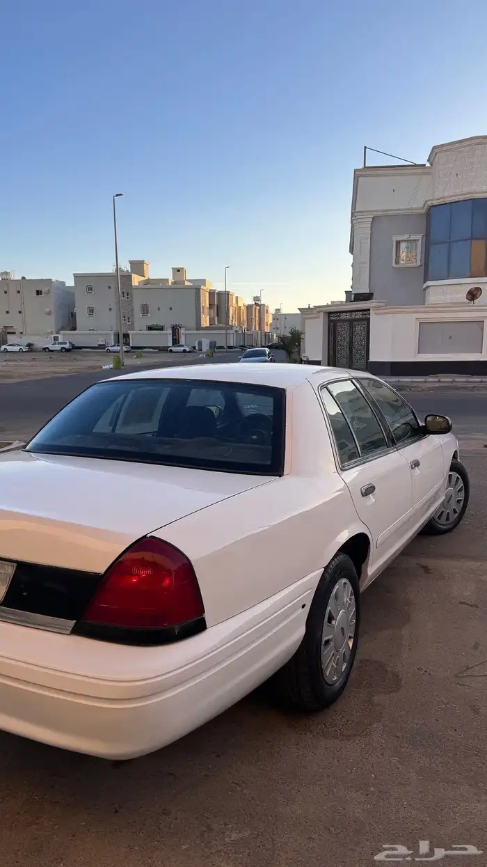 للبيع فورد فكتوريا 2003 6