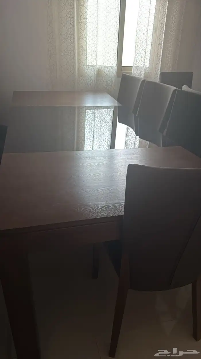 طاوله بدون كراسي 0