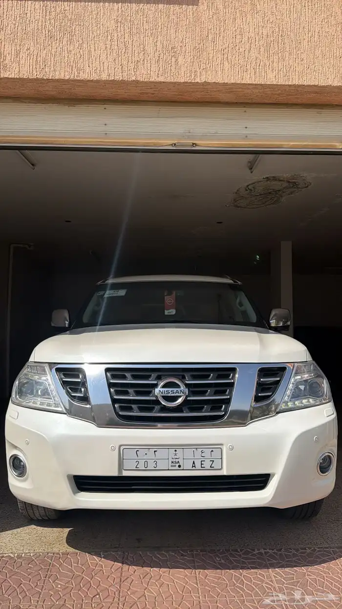 نيسان باترول بلاتنيوم 2015 نظيف 34