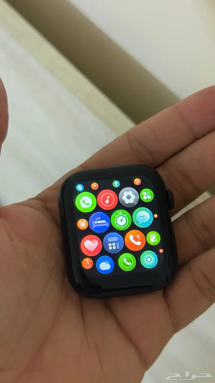 ساعة رياضية شبيهة ابل 5