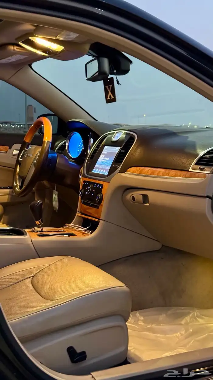 كرايسلر V8 2012 قمة النظافة 21