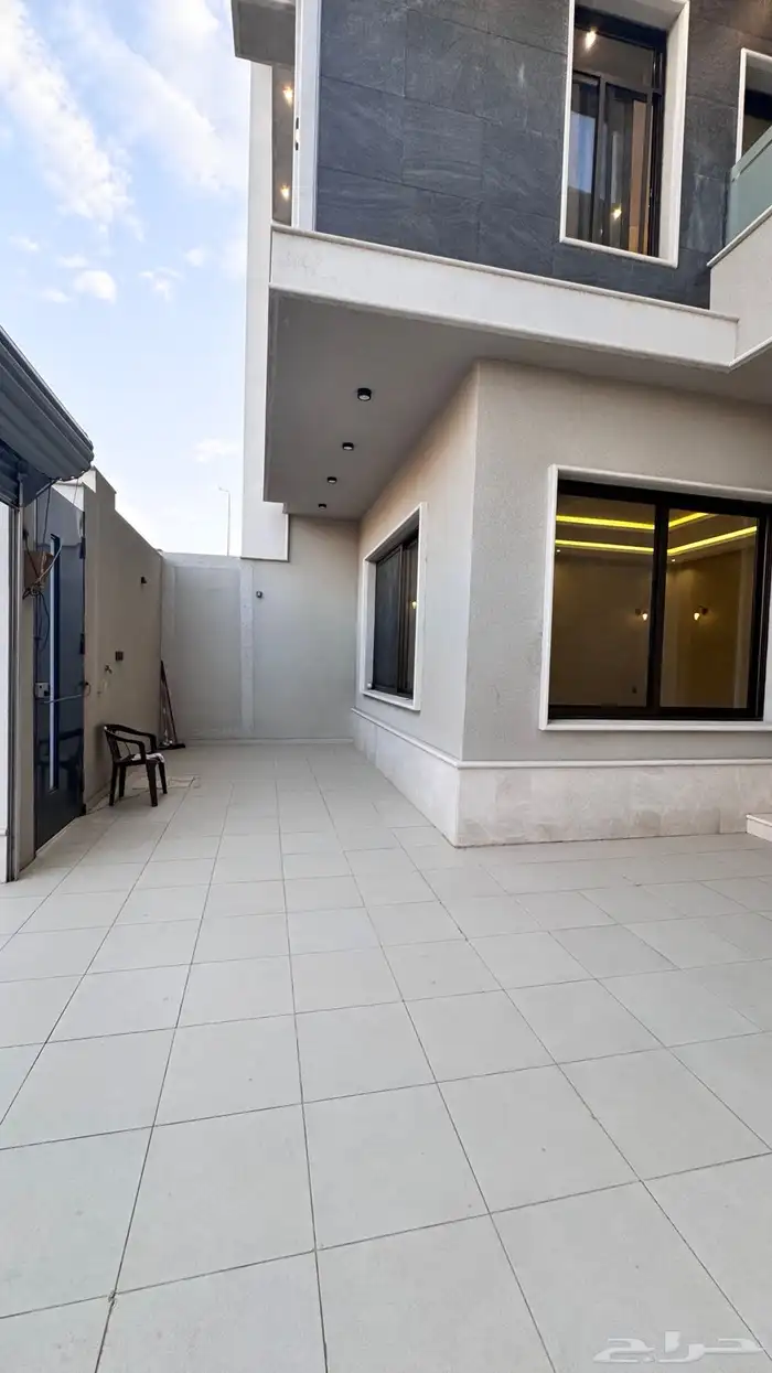 للبيع فلل دوبلكس حى دره الموسى 1