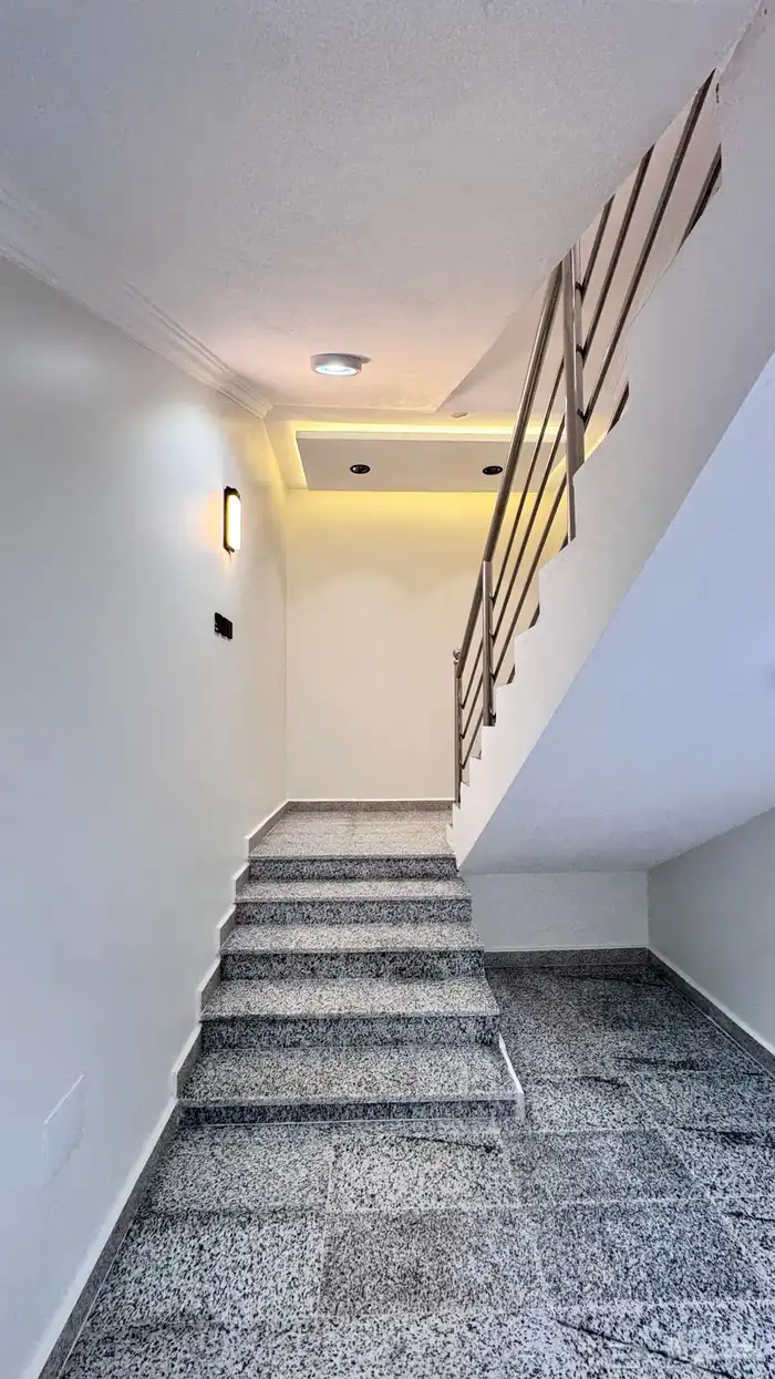 للبيع روف علوى بملحق مدينه احدرفيده 1