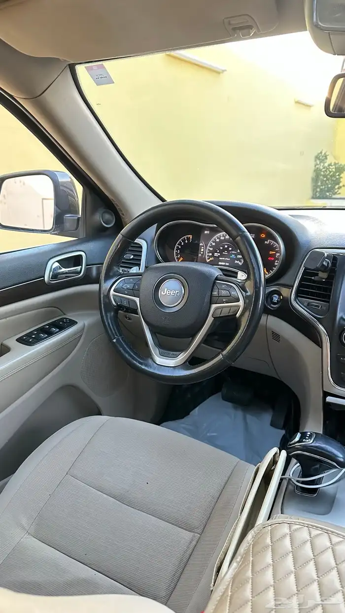 جيب جراند شيروكي 2015 لاريدو V6 12