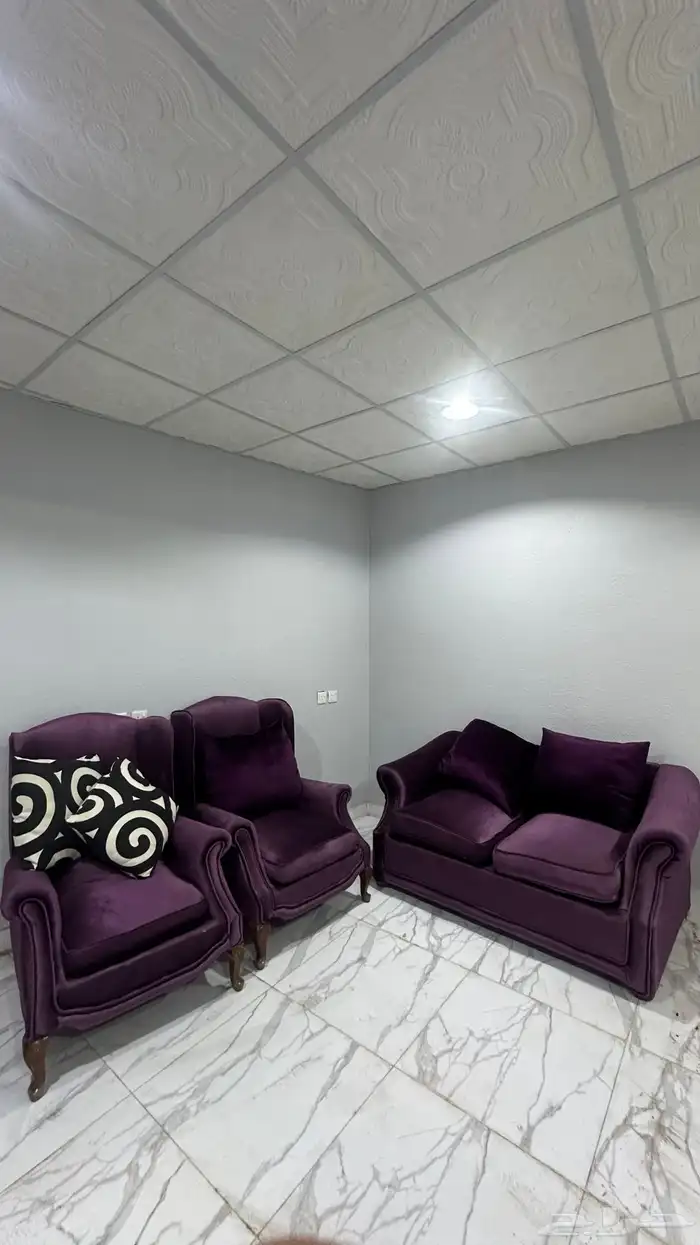 كنب شاشه طاولات وحده مكيف اسبلت 0