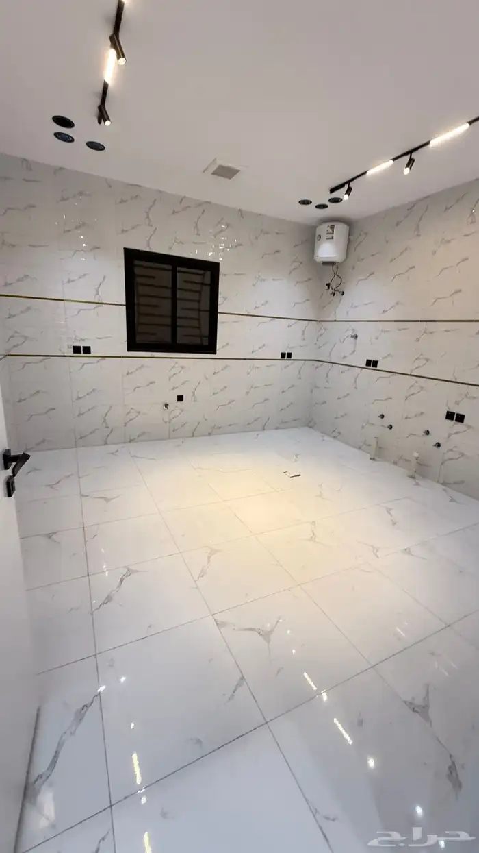 للبيع شقق سكنية فاخرة بالقرب من حى الضيافه والإسكان بالخميس 10