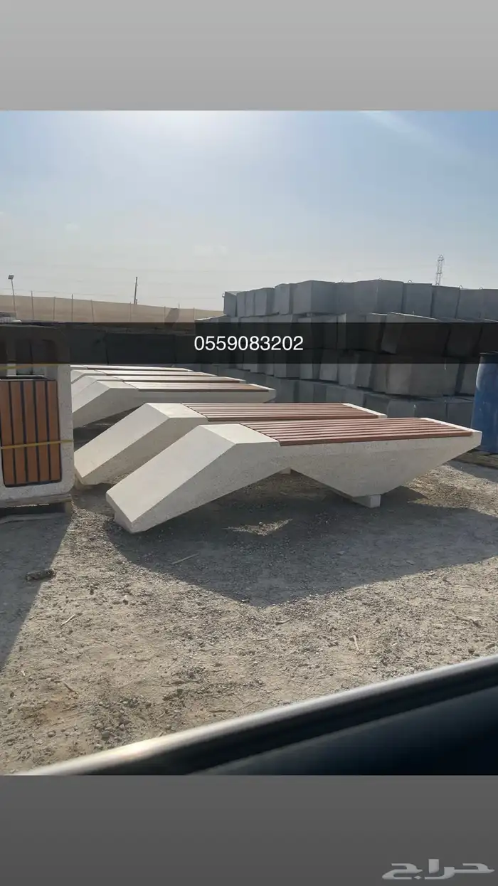 كراسي خرسانية سلات نفايات احواض زرع طاولات 12