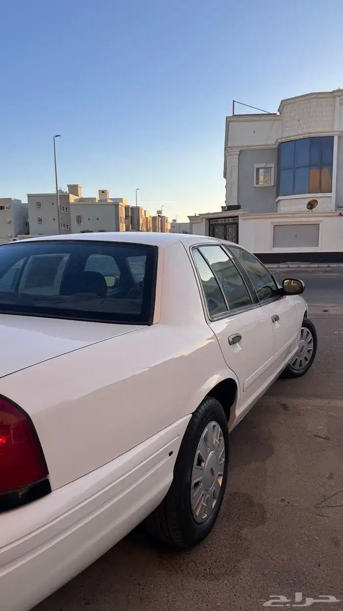 للبيع فورد فكتوريا 2003 7