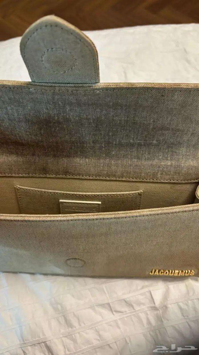 شنطه جاكموس اصليه شريتها ب 2700 ببيعها ع حسب السوم 1