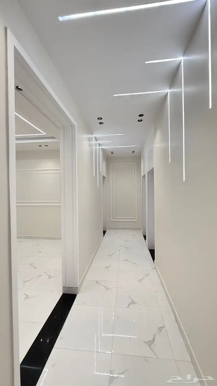 للبيع شقق سكنية فاخرة بالقرب من حى الضيافه والإسكان بالخميس 18