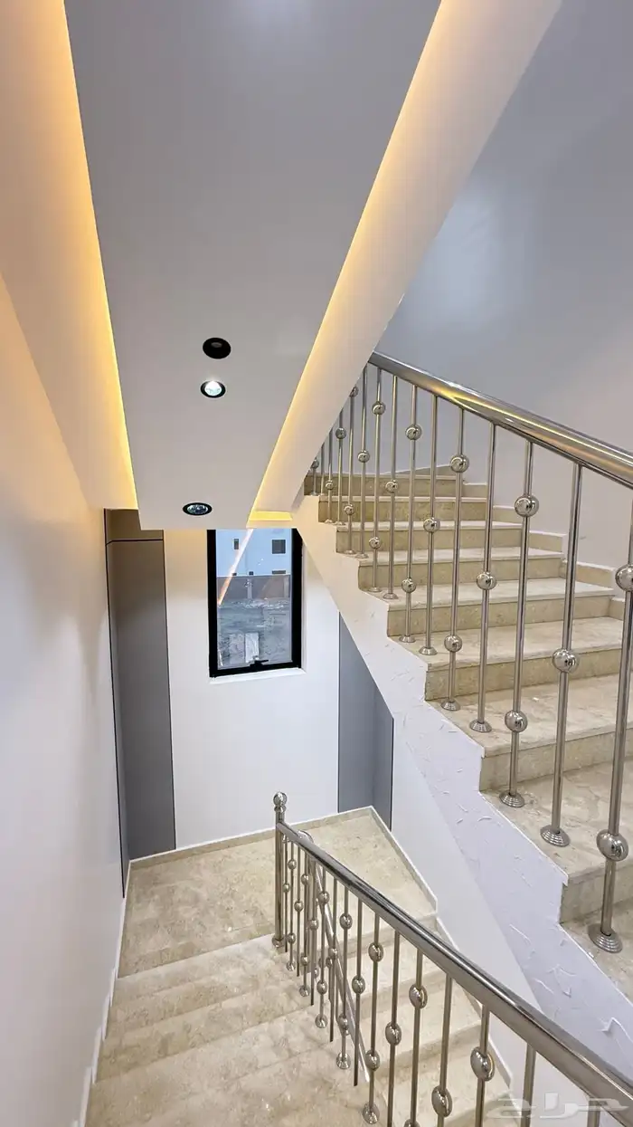 للبيع شقق سكنية فاخرة بالقرب من حى الضيافه والإسكان بالخميس 28