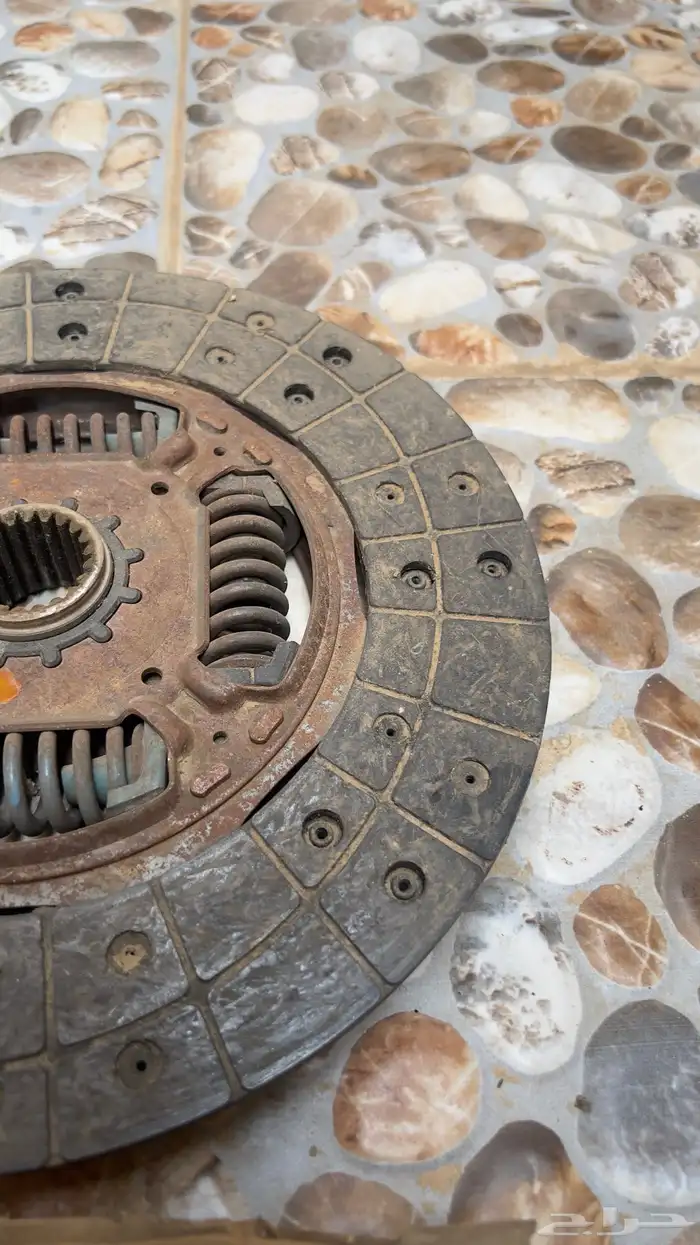 صحن كلتش مع الدزق هايلكس 2013 وكالة 1