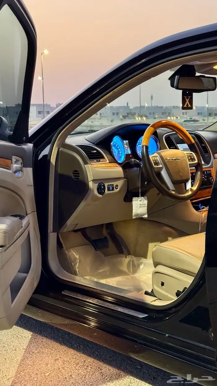 كرايسلر V8 2012 قمة النظافة 14