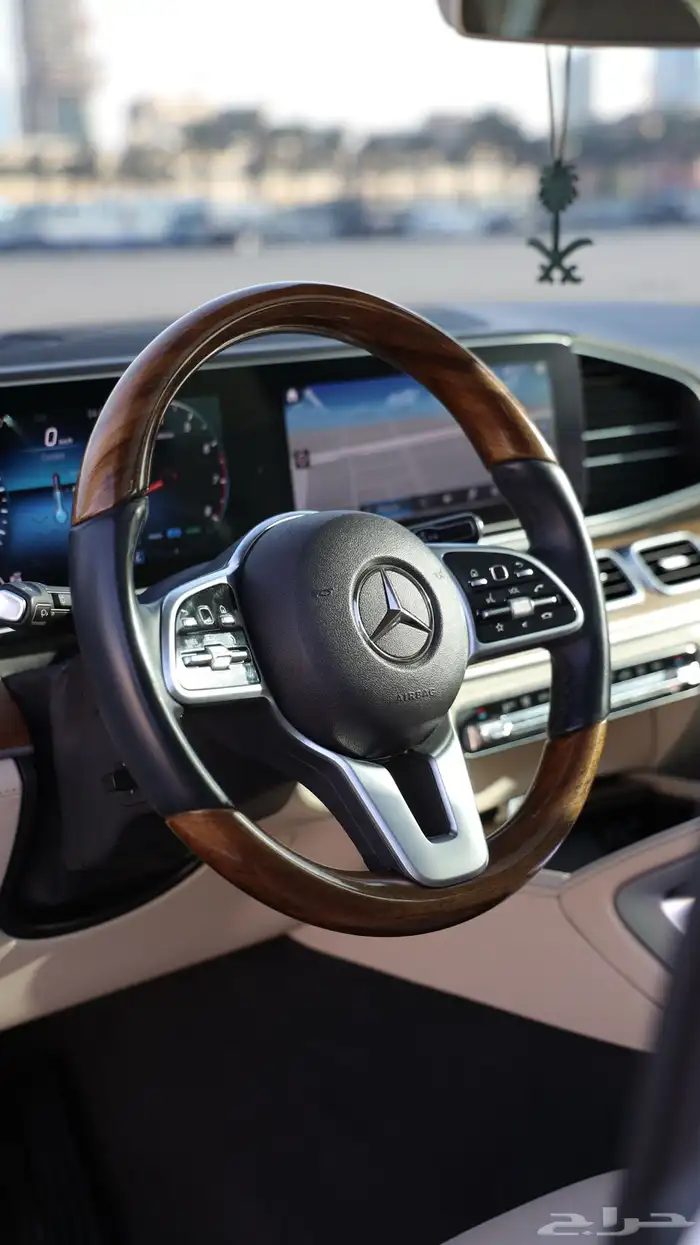 مرسيدس GLE .. ( اعلى فئة ) 18