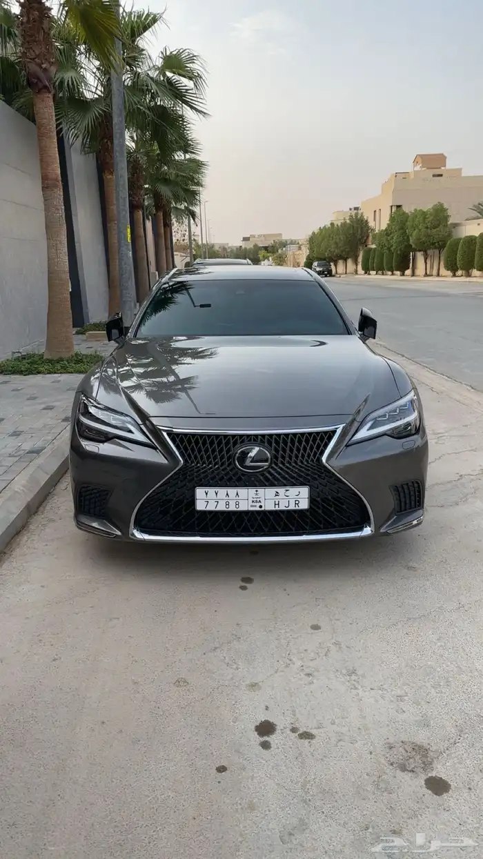 لكزس LS350 2021 1