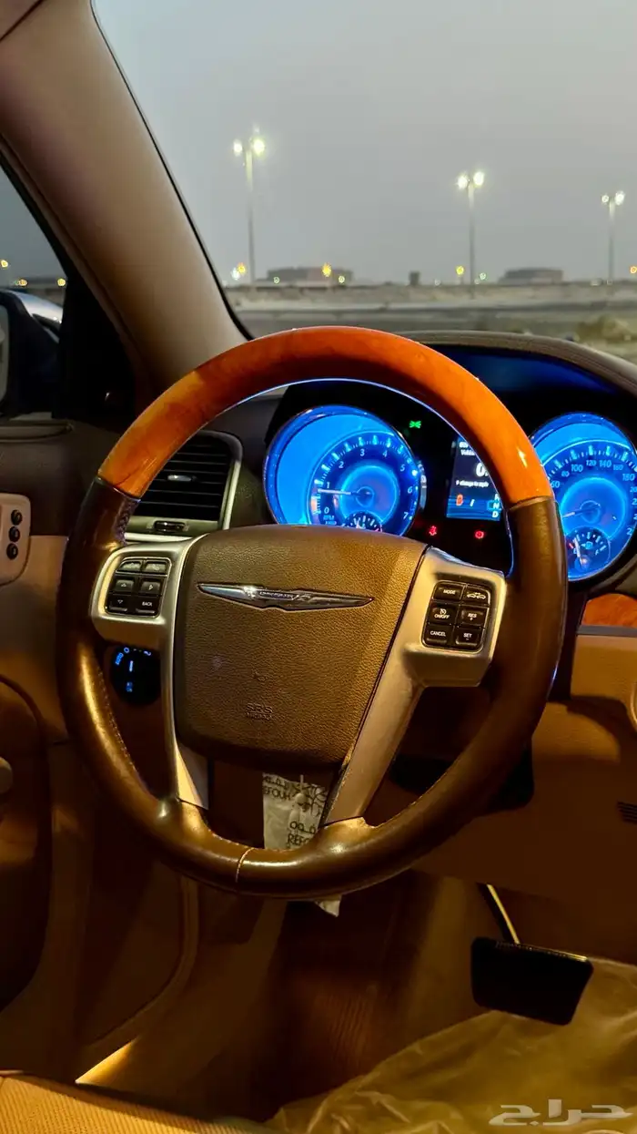 كرايسلر V8 2012 قمة النظافة 23