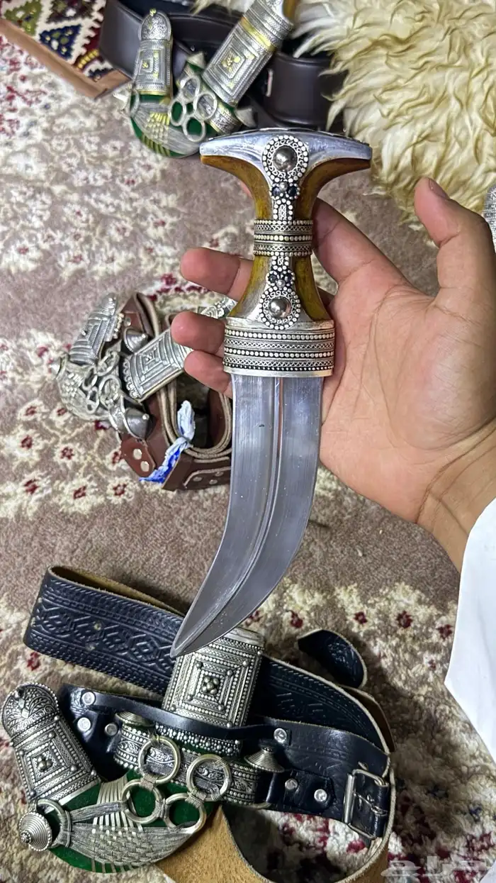 جنابي للبيع منها الزراف ومنها القرن ومنها حك الزراف القديم 1